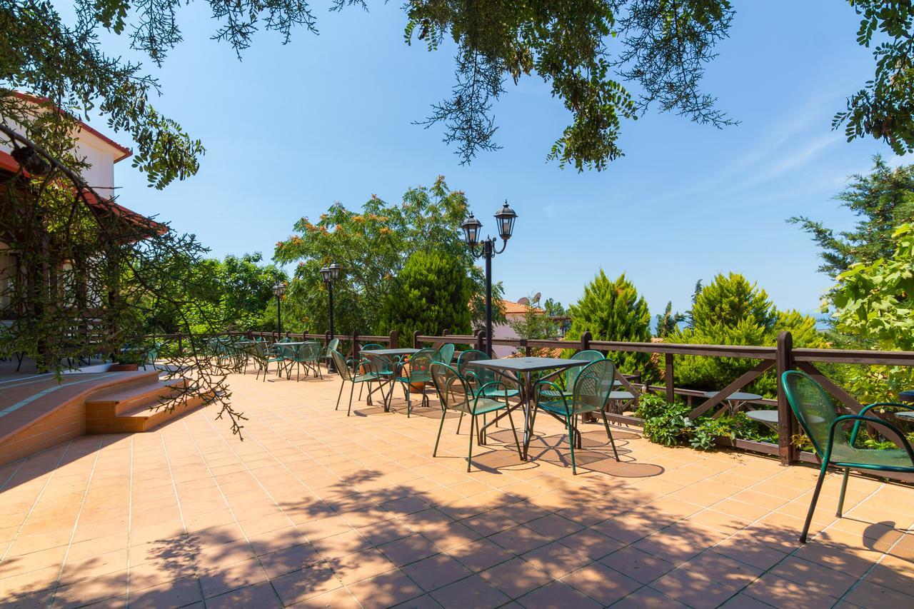 Отель Filosxenia Roxani Country House Марония Экстерьер фото